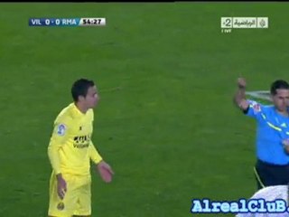 مهزلة تحكيمية الحكم يعطي لاعب فياريال انذاران ولم يقم بطرده