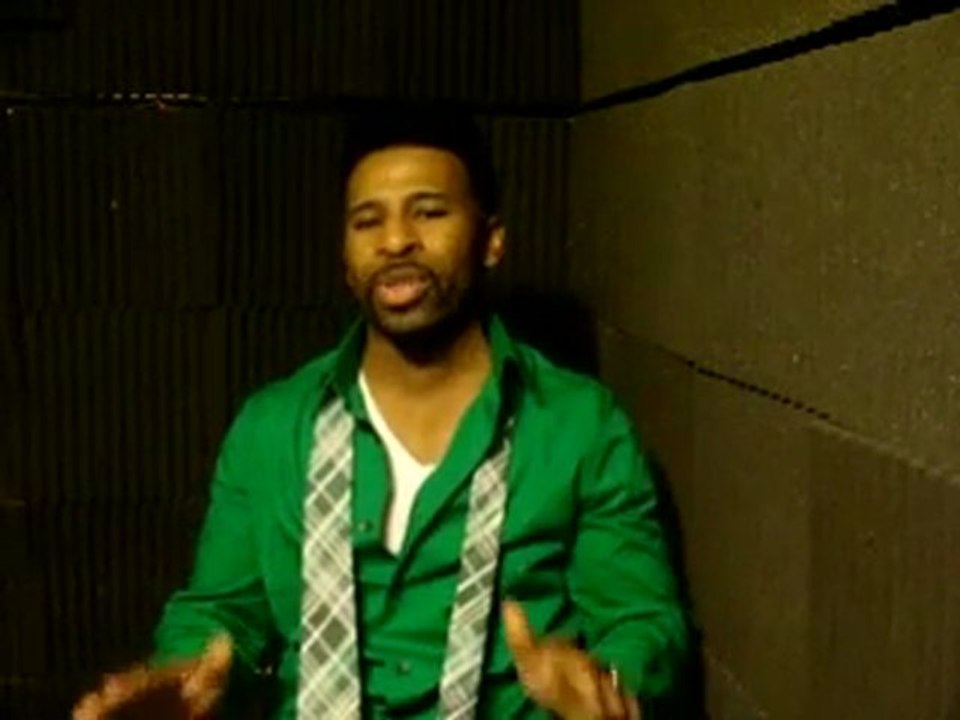 Actor Producer on Vancouver Movie set Location talking about Canadian Paint Pro.com