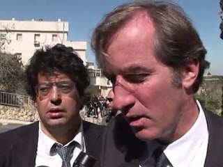 Tuerie de Toulouse: l'ambassadeur de France visite les familles