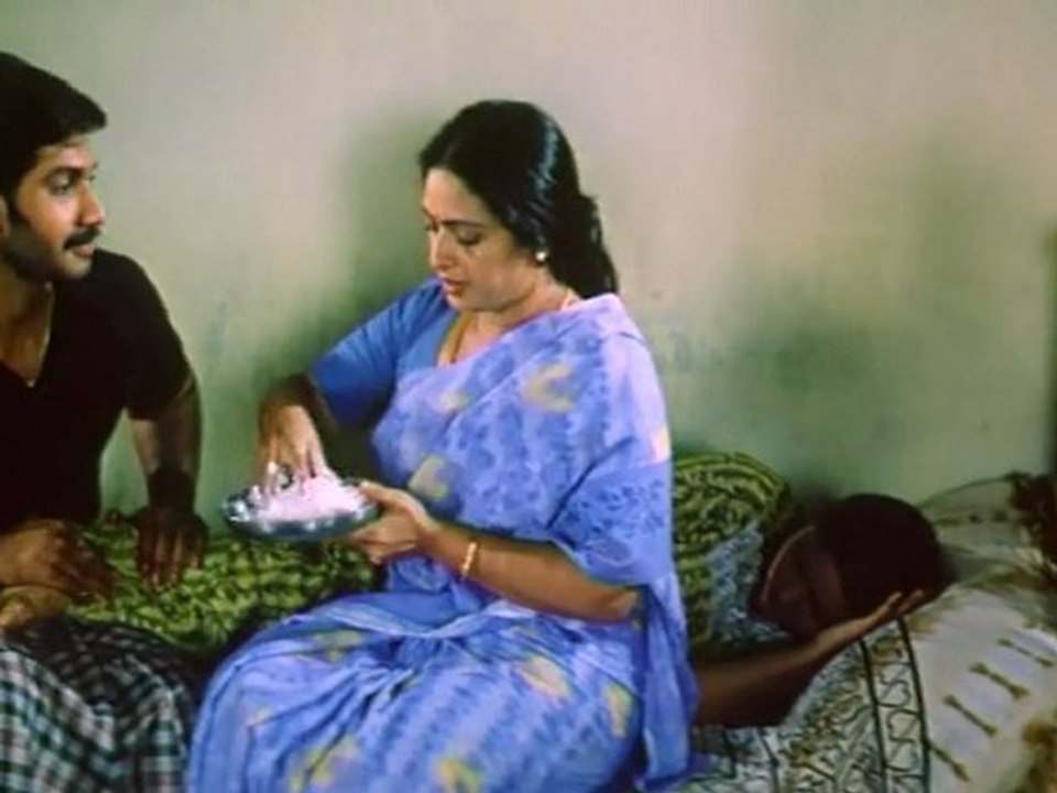 Righta Thappa - Seetha Feeding Her Kids