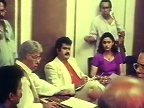 Vazhthukirean - Manoj K Jayan Misbehaving In Studio