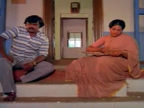 Vaidehi Kathirunthai - Vijayakanth And Vaidehi Romancing