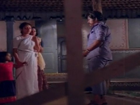 Vaidehi Kathirunthai - Vijayakanth Fighting With Radharavi