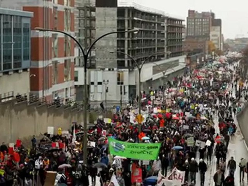Montréal   manif nationale étudiante 10 nov 2011 - YouTube