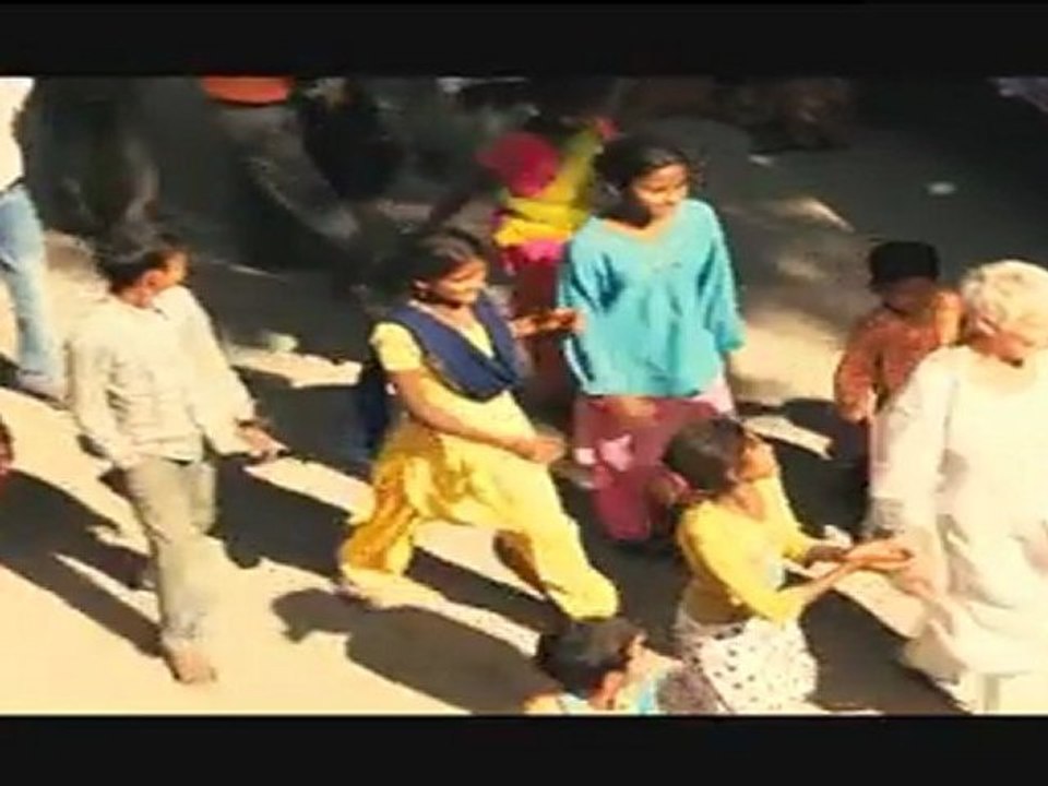 "Blancanieves" reclama su reino en unos cines invadidos por "Extraterrestre"