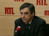 Fillon rend hommage aux forces de police