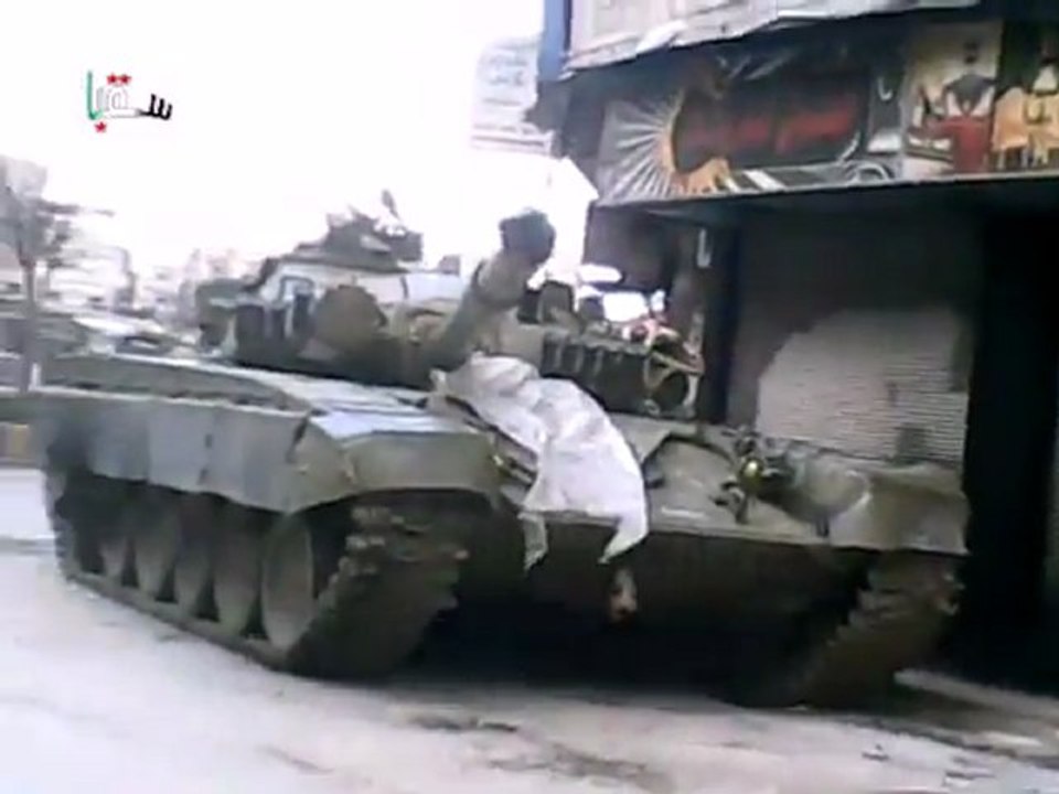 غوطة دمشق سقبا  22-3-2012   دبابة في المدينة لارهاب الاهالي
