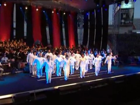 Grup Yorum - Devrim Yürüyüşümüz Sürüyor