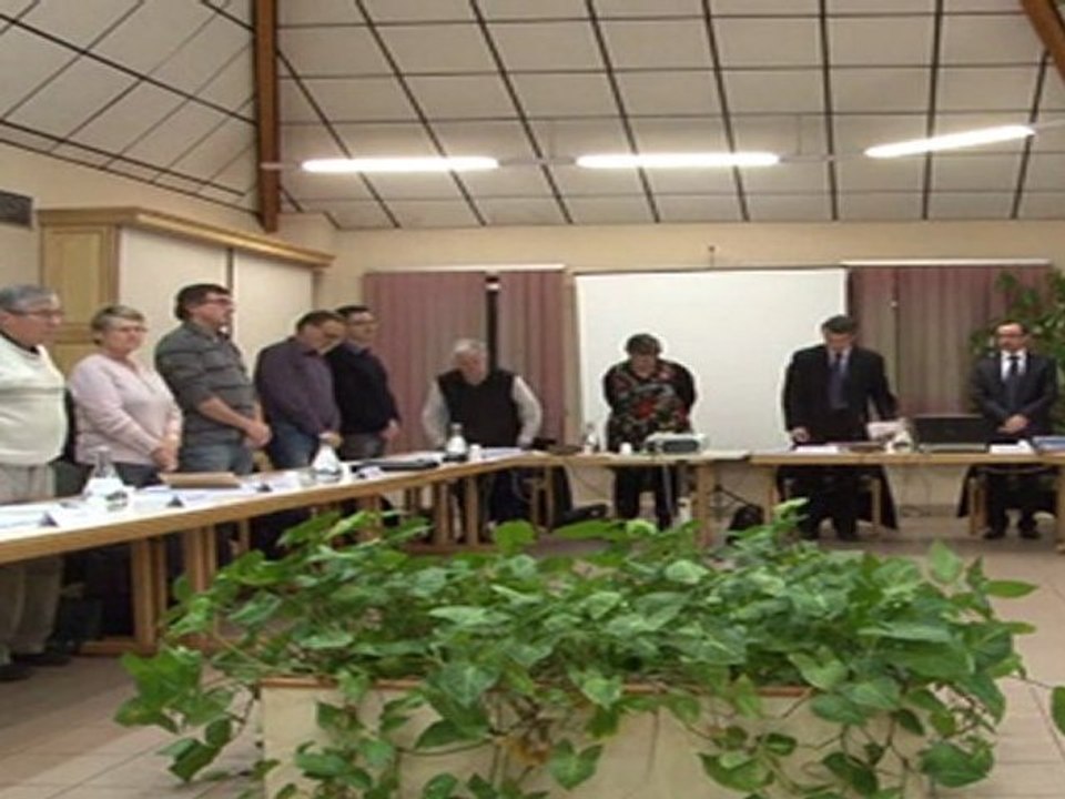 0. Minute de silence