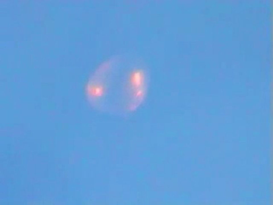 OVNI  transparent Moscou 1JUILLET 2001