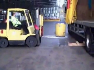 Forklift Kiralamak 7/24 0532 715 59 92  Kiralik Forklift'ler http://www.forkliftkiralamak.tr.gg