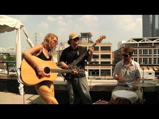 TRISTA MABRY - LONESOME PINE (BalconyTV)