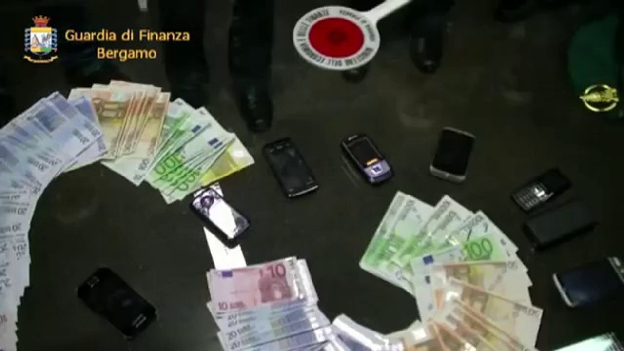 Bergamo - Spaccio di droga e traffico soldi fal...