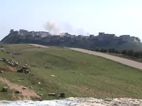 فري برس حماة قصف القلعة الأثرية في قلعة المضيق 22 3 2012