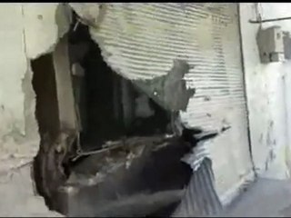 فري برس   حماة   اثار القنابل البسمارية على منازل الحميدية 22 3 2012