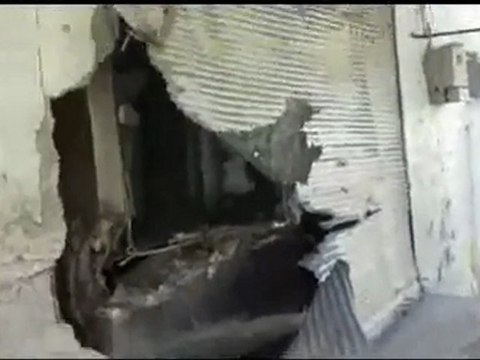 فري برس حماة اثار القنابل البسمارية على منازل الحميدية 22 3 2012