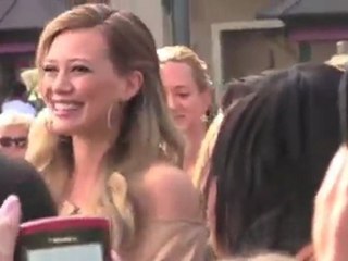 Скачать видео: Hilary Duff Welcomes a Baby Boy