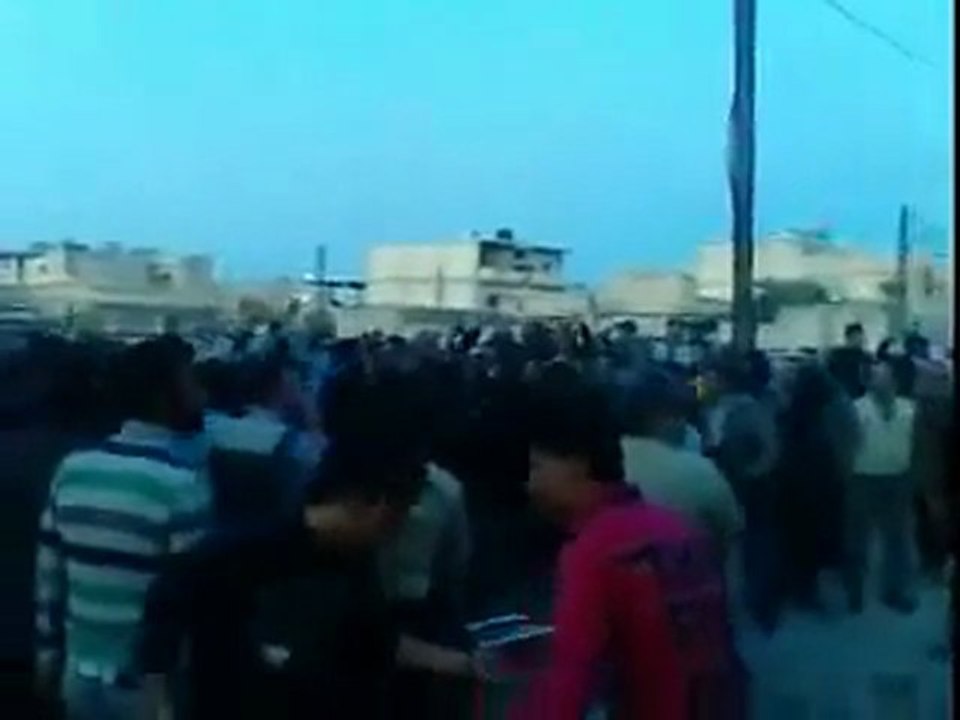 فري برس ريف حماه المحتل مظاهرة مدينة سلمية  23  3  2012  ج2