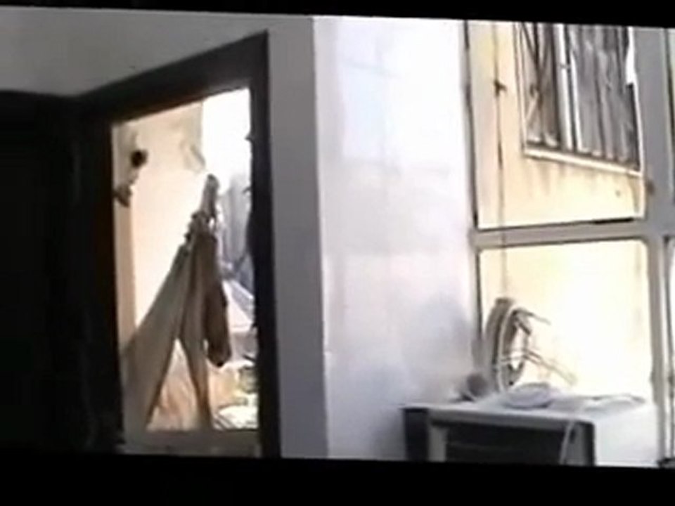 فري برس  حمص باب هود بناء كامل تم قصفه مع ابو معاذ 22 3 2012