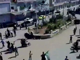 فري برس حماة المحتلة كرناز  القصف على المظاهرة 23 3 2012