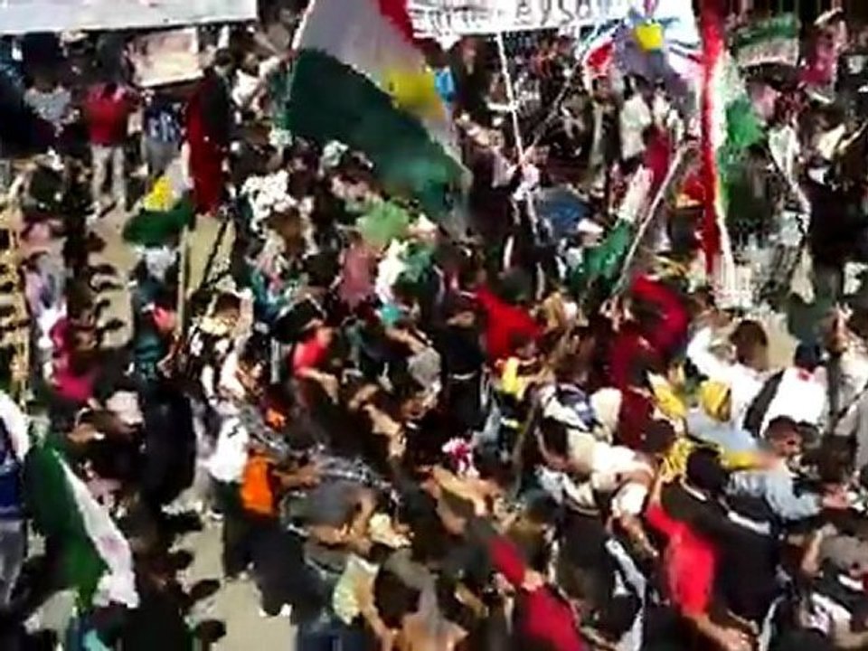 فري برس قامشلو حي الغربي مظاهرة رائعة لاحرار البلدة جمعة قادمون يا دمشق 23 03 2012 ج1