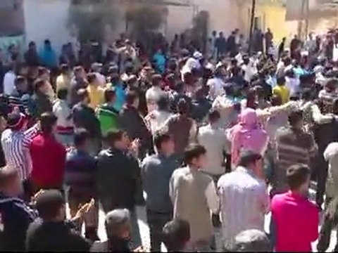 حماه- طريق حلب التوحيد - جمعة قادمون يادمشق ج2 - 23-3-2012