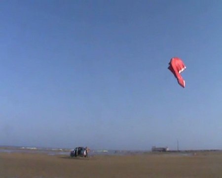 Essais sur le pilotage de la Birdkite Aile auto-zénith ou auto-stable