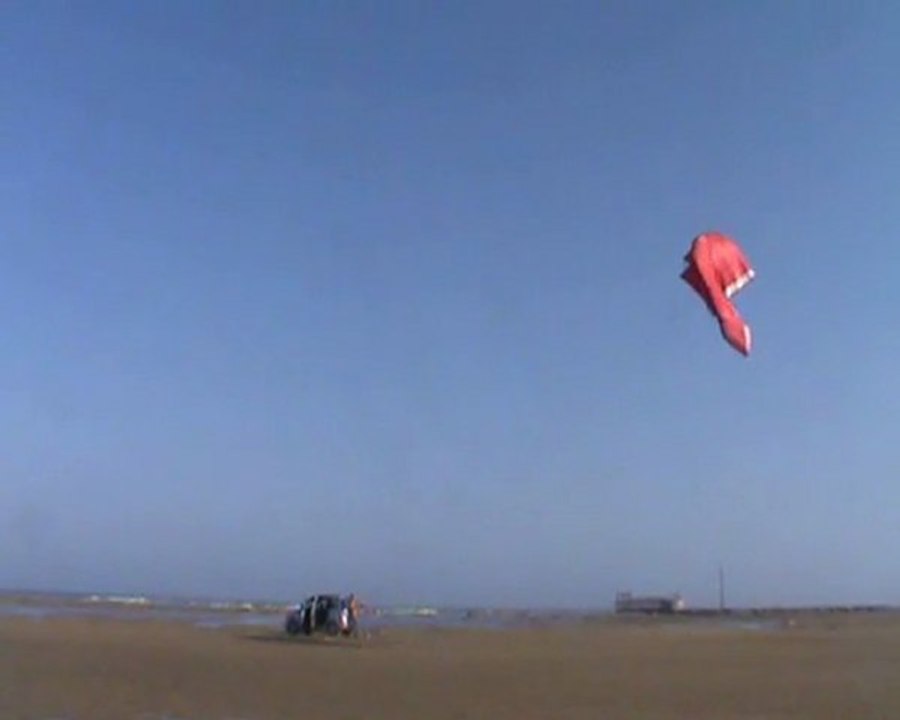 Essais sur le pilotage de la Birdkite  Aile auto-zénith ou auto-stable