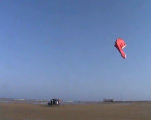 Essais sur le pilotage de la Birdkite  Aile auto-zénith ou auto-stable