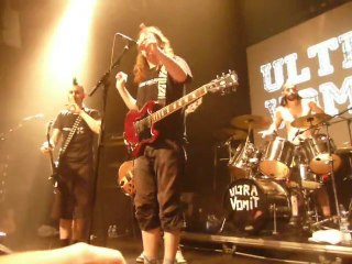 Ultra Vomit - Fake song for a fan @ Lyon 2012 (3)