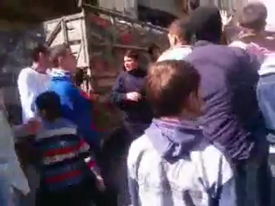 فري برس دمشق دف الشوك الحسين بن علي جمعة قادمون يا دمشق 23 3 2012 ج2