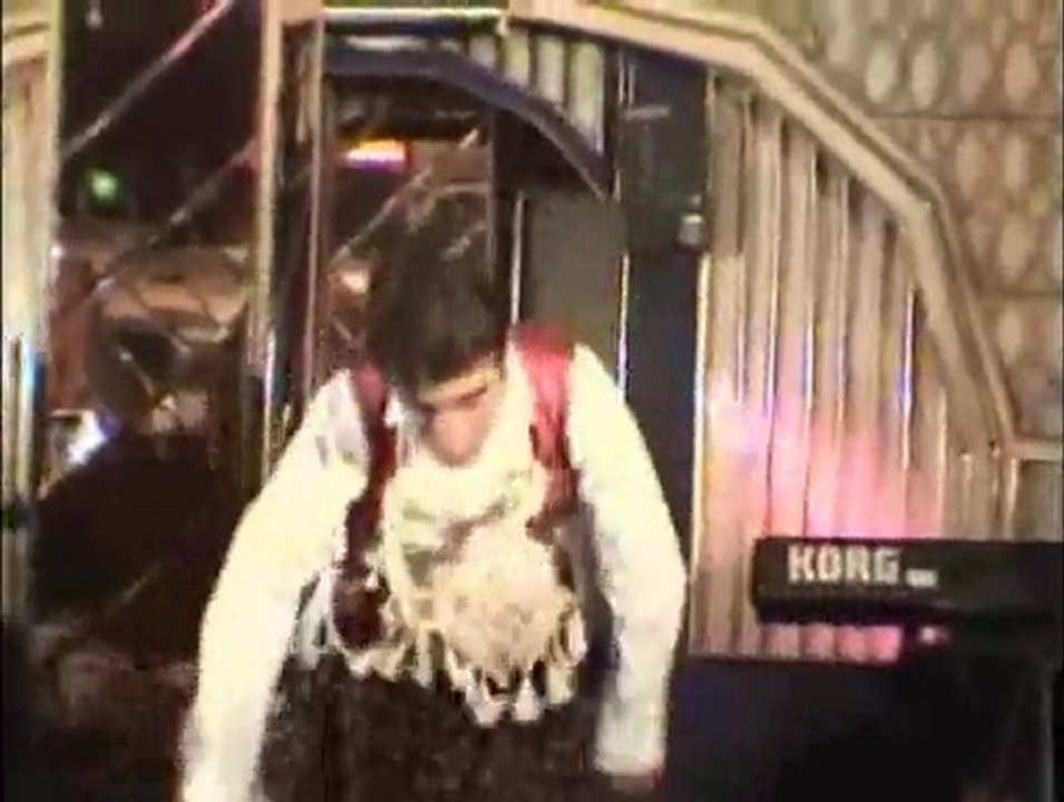 Ankaralı Namık - Arabada Beş Evde Onbeş