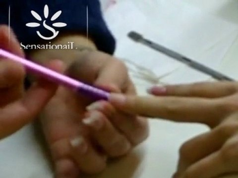 Step by step Pose d'ongles aux Chablons par Sensationail formations prothésiste ongulaire