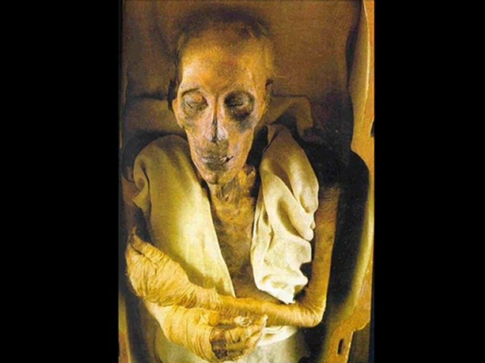 هذا هو فرعون الذي قال أنا ربكم الأعلى