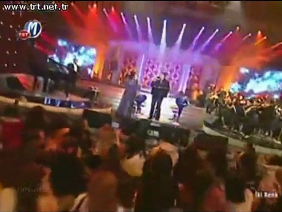 3 ÖZCAN DENİZ Amman İndim dereye İki renk TRT