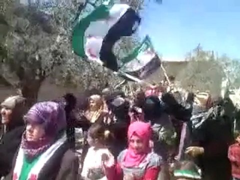 فري برس ادلب حاس مظاهرة حرائر تضامنا سرمين 24 3 2012