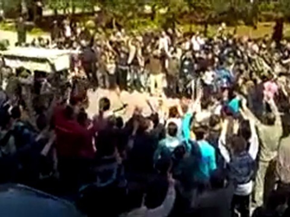 فري برس حمص حي القصور تشييع الشهيد البطل عبد الناصر قمحية 24 3 2012