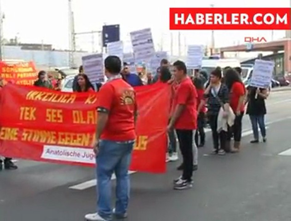 Köln'de Irkciliga Karsi Büyük Yürüyüs 24 Mart 2012