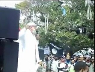 في شارع الحبيب بورقيبة اليوم حظروا انفسكم لقتل اليهود