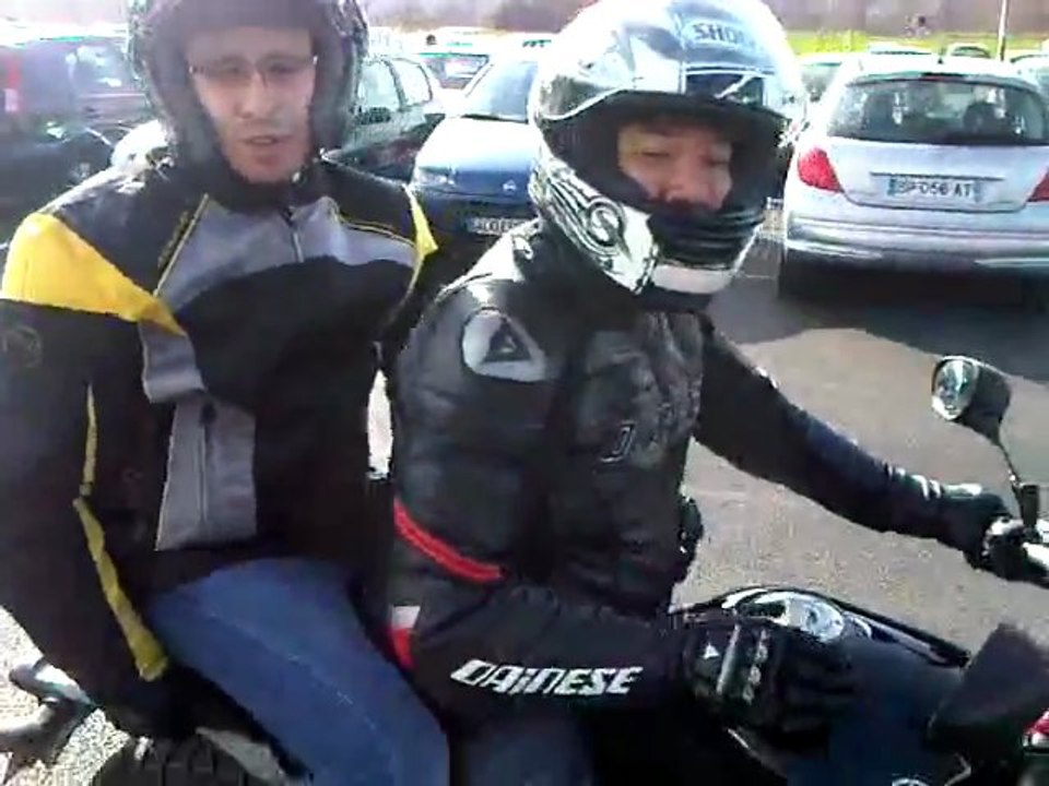 Tour de moto avec Anousone