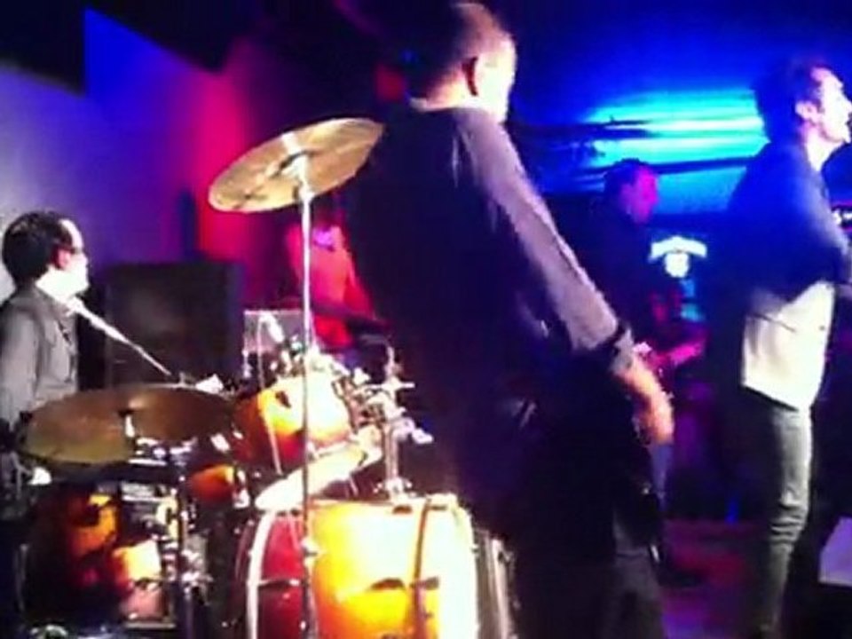 zakkum ah bu şarkıların gözü kör olsun  2011 resimli bar bursa