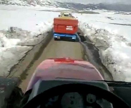 23,03,2012 MF 5445-640 arpa taşıyor.