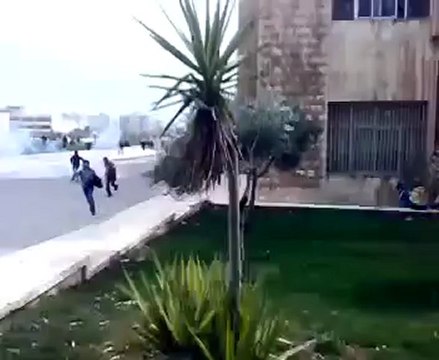 فري برس حلب كلية المعلوماتية هجوم الامن على الطلبة اتحاد طلبة سوريا الاحرار 25 3 2012