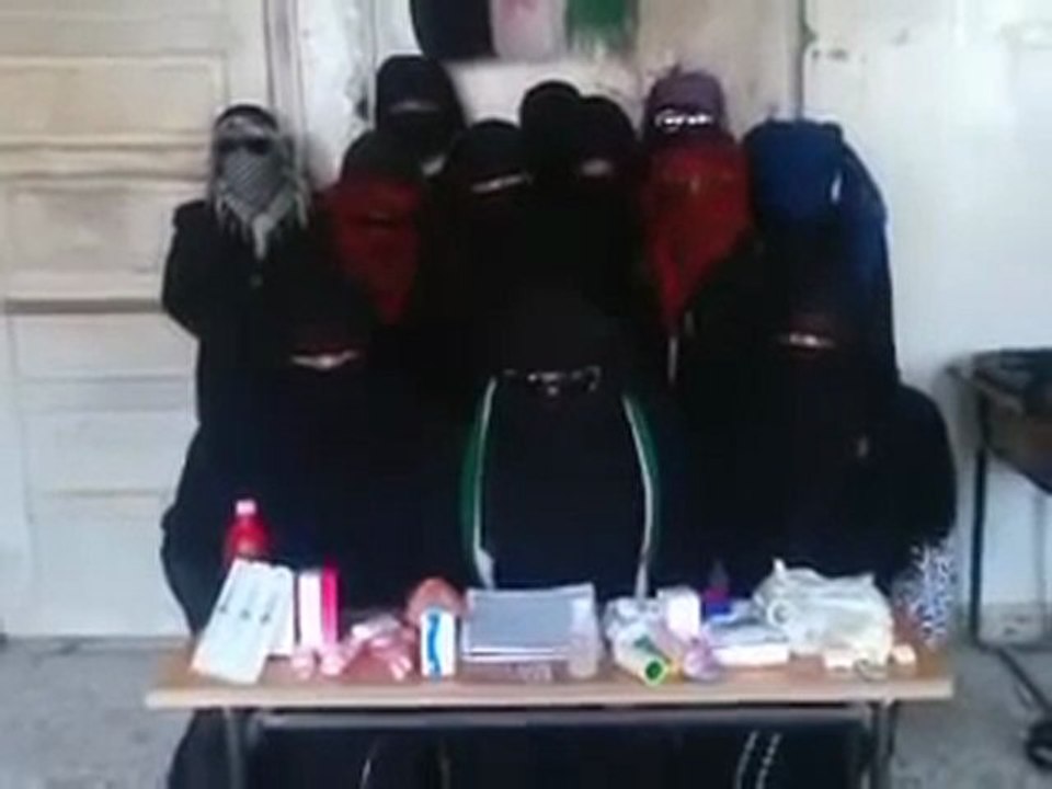 فري برس ريف حماه المحتل كفر نبودة الحرائر تشكل مجموعة لمعالجة المصابين من  25 3 2012