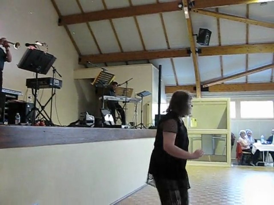 orchestre ludovic bouet-thé dansant a trouy le 25 mars 2012 002