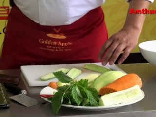 Nộm xoài tôm thịt (Vào bếp cùng Sao - số 51) - tapchiamthuc.vn - amthuc.tv