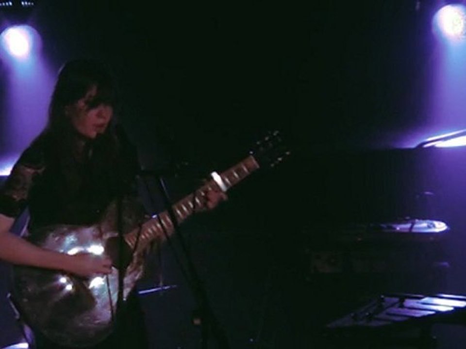 LADYLIKE LILY - private light / Young POP #31-1