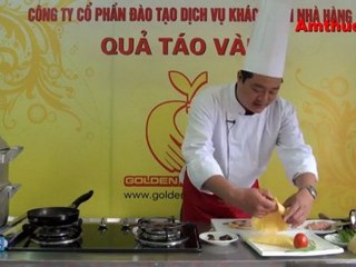 Trứng cuộn hẹ hấp (Vào bếp cùng Sao - số 46) - tapchiamthuc.vn - amthuc.tv
