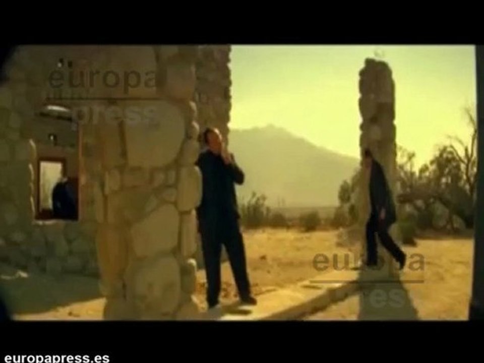 Kate Moss indignada con Enrique Iglesias