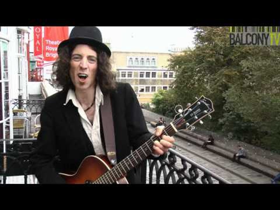 STUART WILDE - HOT DAMN! (BalconyTV)